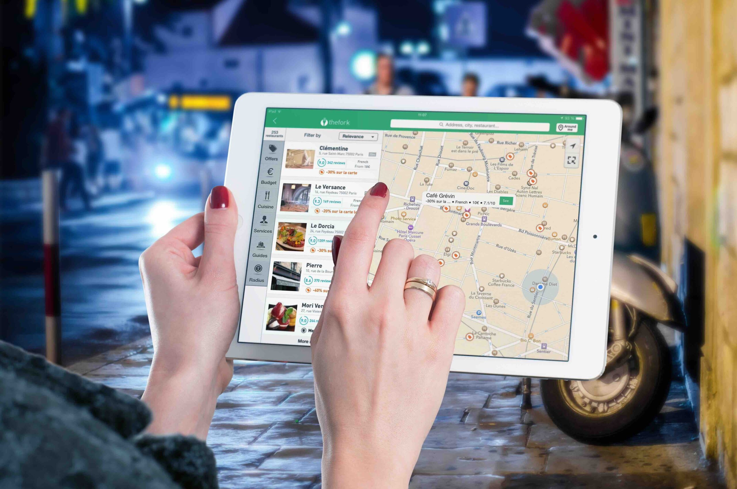 Cover for the article: How to Build a Mobile Application That Meets Your Business Needs?